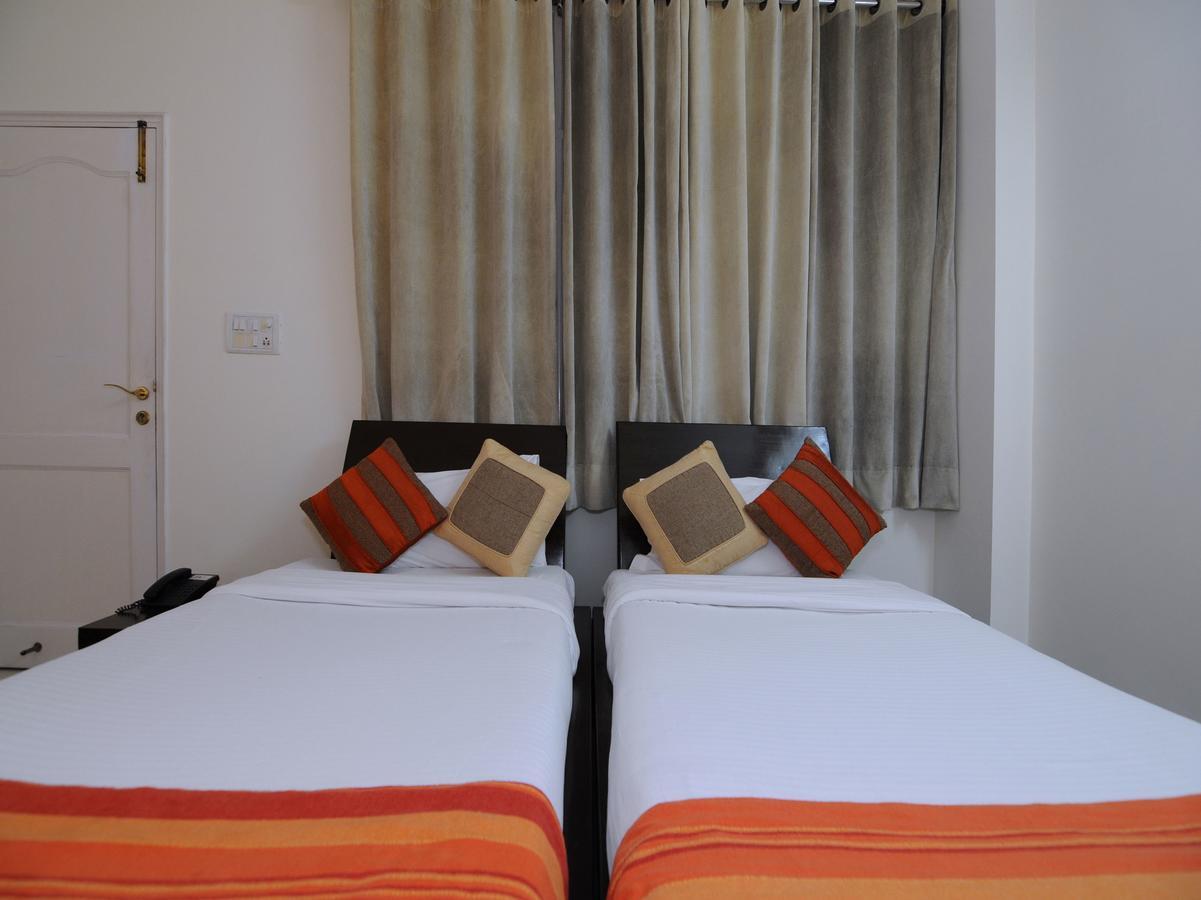 Mehra Residency At The Airport Hotel New Delhi Luaran gambar